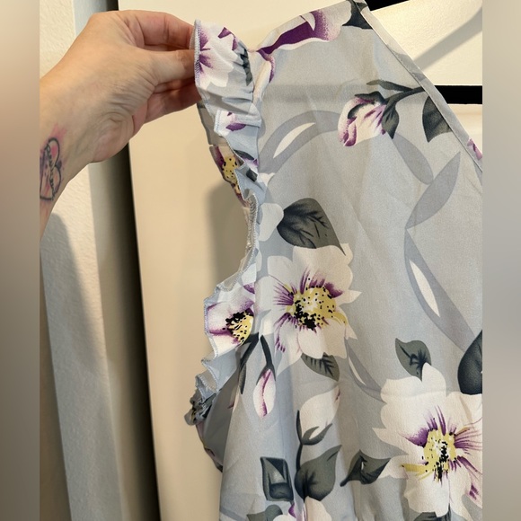 Shein Curve Women’s 4x (fits 3x) Blue Floral Short Sleeve Top NEW - Picture 4 of 8